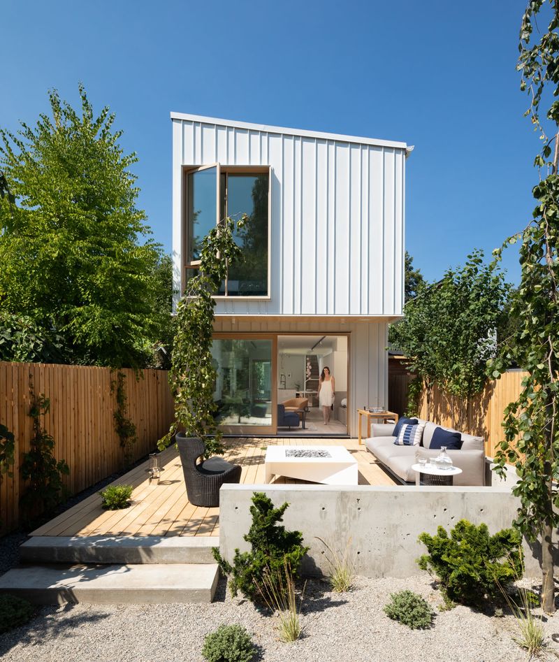 Un terrain de 20 pieds de large abrite une maison innovante à Vancouver