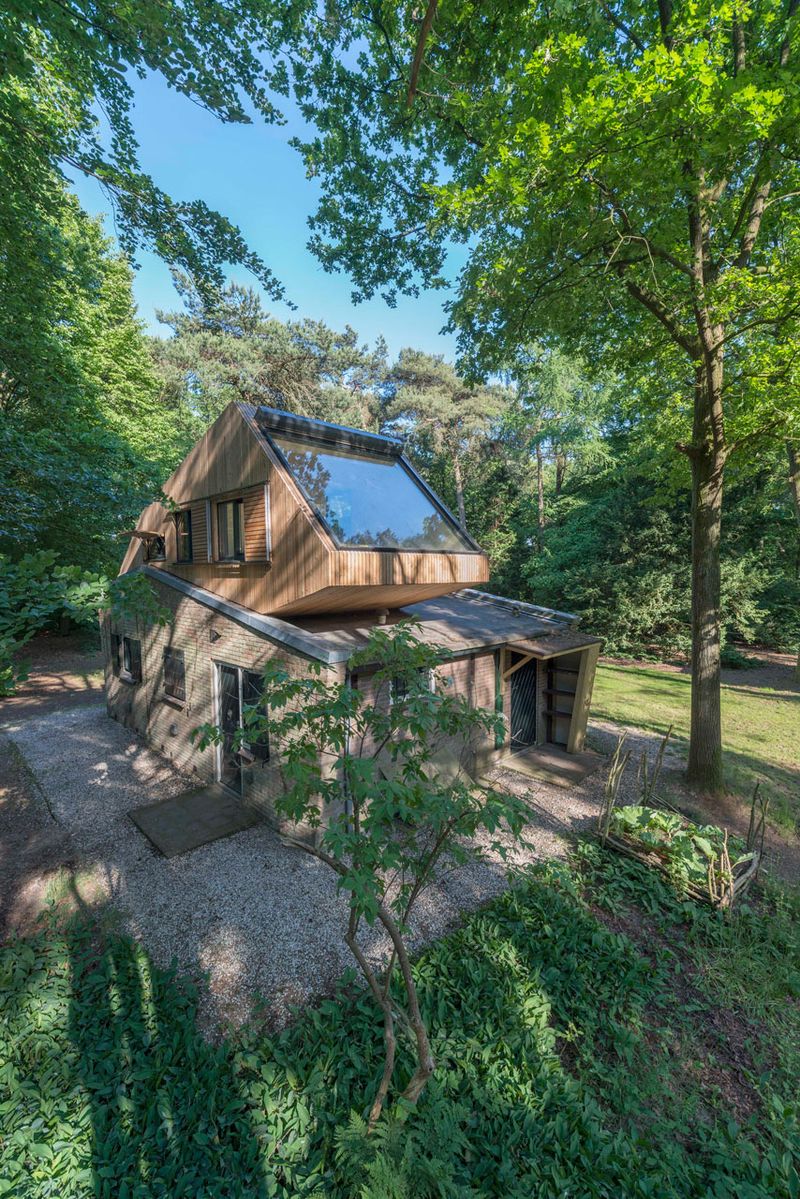 La maison de vacances Reno dans la forêt crée une vie de style cabane dans les arbres