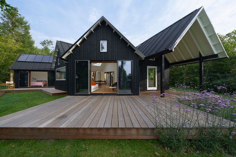 Maison d'été danoise à toit en pente par Powerhouse Company