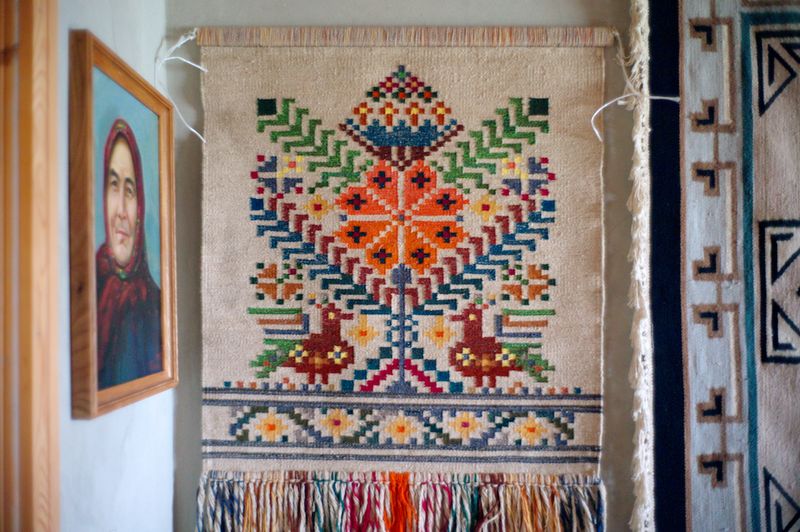 Quatre designers expliquent pourquoi les tapis et l'artisanat ukrainiens pourraient être la prochaine grande nouveauté
