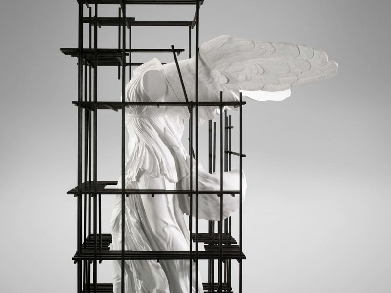 Sculptures Fonctionnelles Inspirées de l'Antiquité de Sebastian Errazuriz