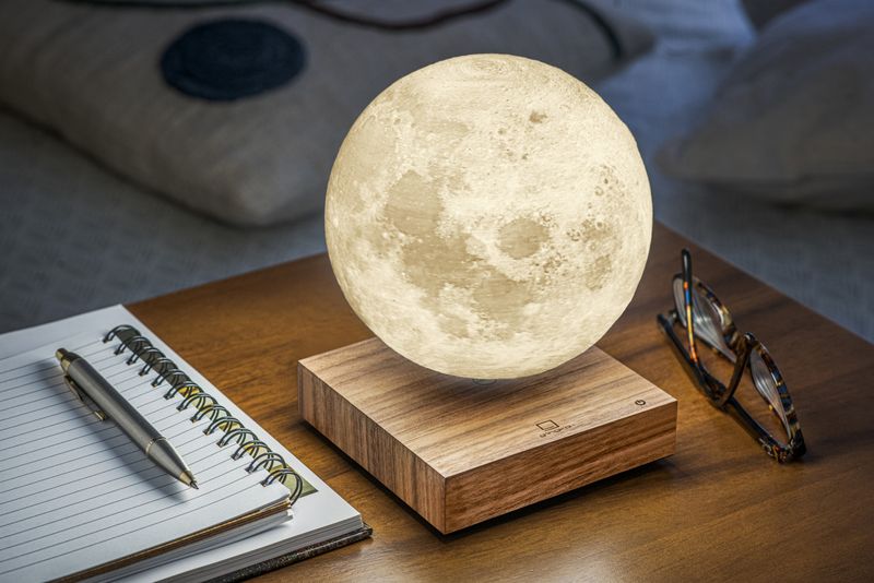 Apportez le clair de lune à l’intérieur avec la nouvelle lampe Smart Moon de Gingko