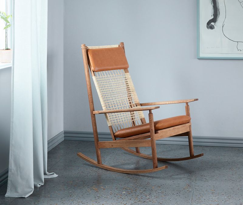 La chaise à bascule Hans Olsen Swing renaît - Une nouvelle ère pour le design intérieur
