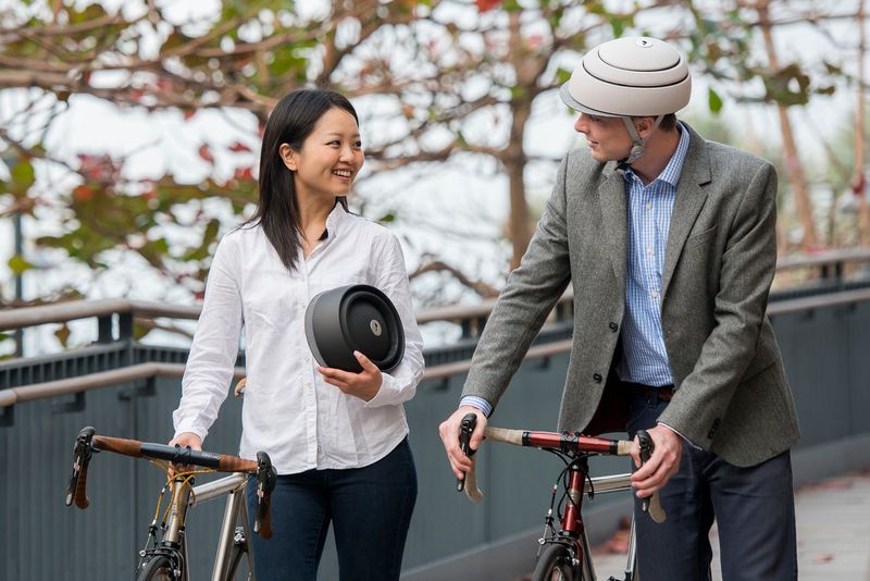 Closca Fuga : le casque de vélo pliable et tendance
